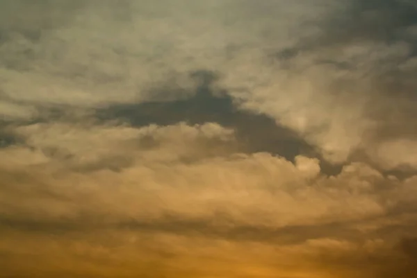 Nori frumoși cu lumină de apus — Fotografie, imagine de stoc