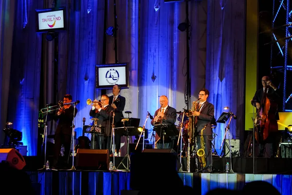 Niederländische Swing College Band tritt bei "Jazz in Memory" in Bangsaen auf" — Stockfoto