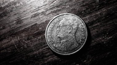 Tayland Baht madeni para ile aydınlatma yansıtılır, Natürmort