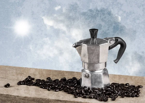 Kahve pot natürmort sabah gökyüzü ahşap tablo — Stok fotoğraf