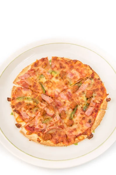 Deliziosa pizza all'interno piatto isolato — Foto Stock