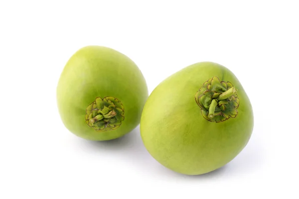 分離された緑のココナッツの果実 — ストック写真
