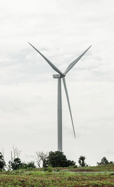 Turbina eólica na colina, Tailândia — Fotografia de Stock