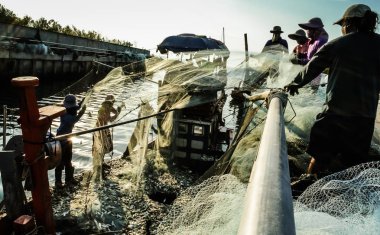 Balıkçılar açık balık net grup