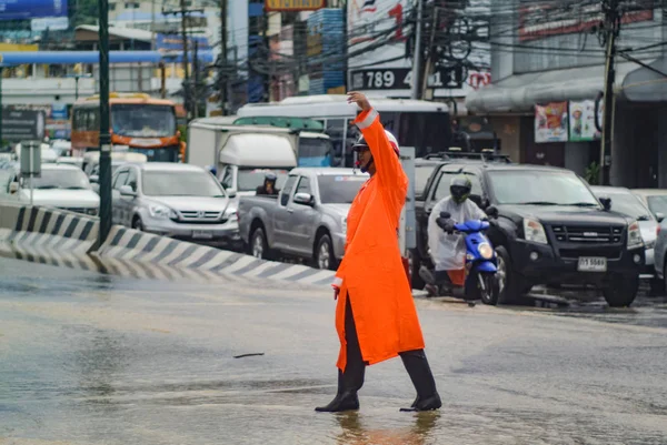 Översvämningar på Sriracha city efter rainning — Stockfoto