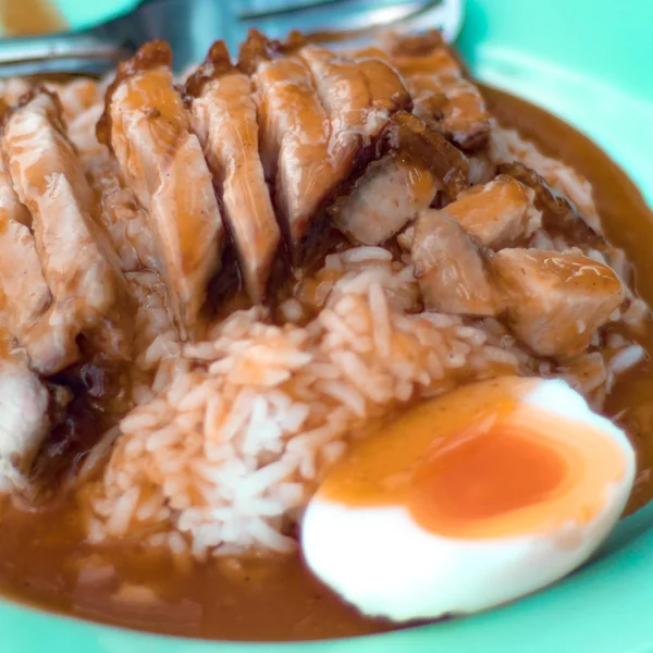 Cerdo crujiente asado con arroz —  Fotos de Stock