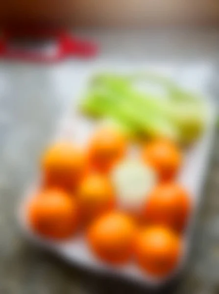 Verschwommener Hintergrund, Orangen und Zwiebeln — Stockfoto
