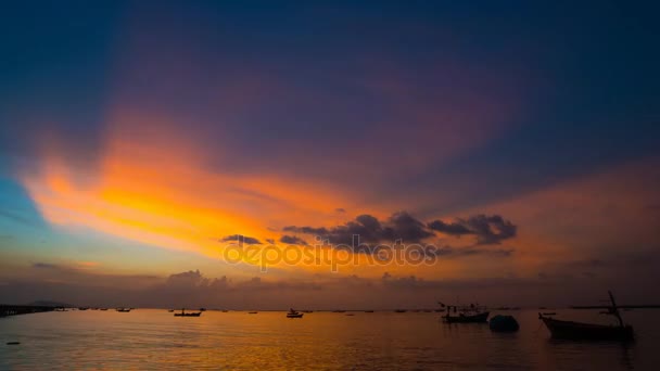 Lasso Tempo Del Tramonto Brillare Nel Cielo Crepuscolo Mare — Video Stock