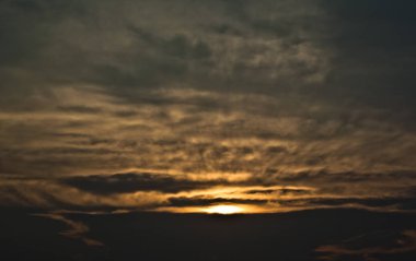 Dramatik gökyüzü, bulutlar gökyüzü günbatımı güzel sun ray