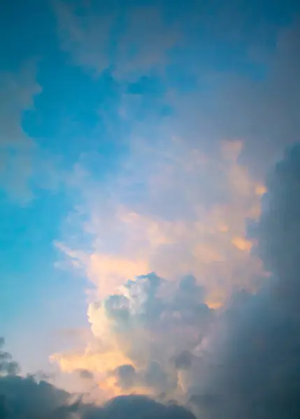 Dramatic sky, Nice clouds with twilight sky — Stock Photo, Image