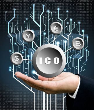 İşadamı el taşımak ICO simge dijital devre ağaç ile geri