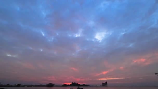 Časová Prodleva Dramatické Nebe Sluníčko Západu Slunce Moři Ostrov Silhouette — Stock video