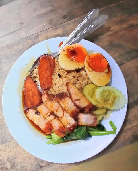 Cerdo asado crujiente tailandés con arroz —  Fotos de Stock