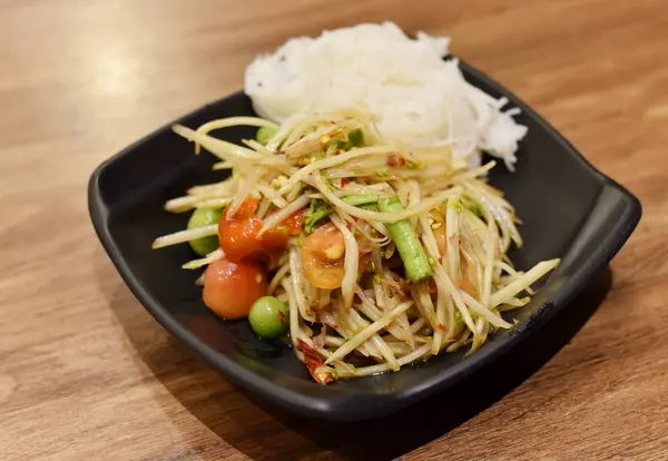 Spicy salad set, Papaya salad with Fermented Rice Flour Noodles — Stock Photo, Image