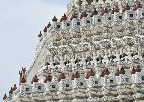 Demon sculpture decoration of stupa at Wat Arun temple after big — Stock Photo, Image