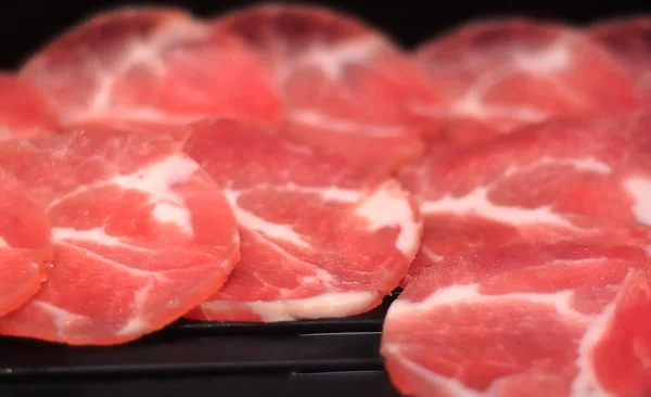 Сире м'ясо нарізане для гарячого горщика — стокове фото
