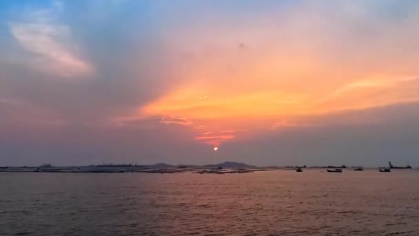 Tiempo Caída Del Cielo Dramático Mar Con Isla Chang Backgrond — Vídeo de stock
