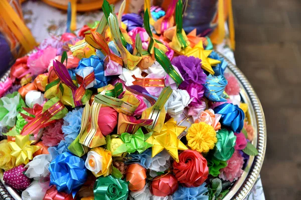Decoração Flores Com Moeda Para Dentro Para Polvilhar Cerimônia Ordenação — Fotografia de Stock