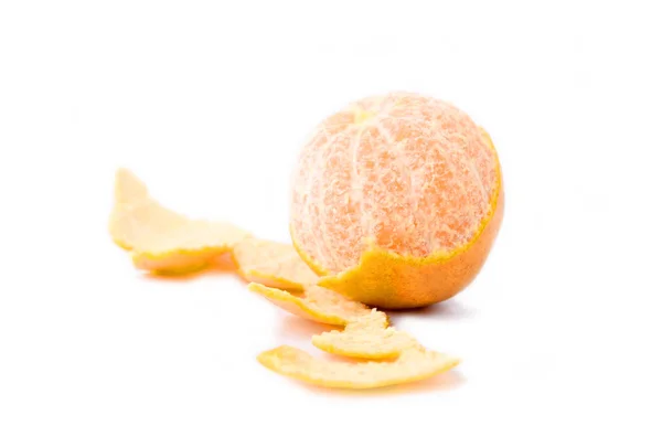 Geschälte Mandarine Isoliert Auf Weißem Hintergrund — Stockfoto