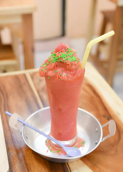 Erdbeer Smoothie Drink Menü Restaurant Blick Aus Dem Winkel — Stockfoto