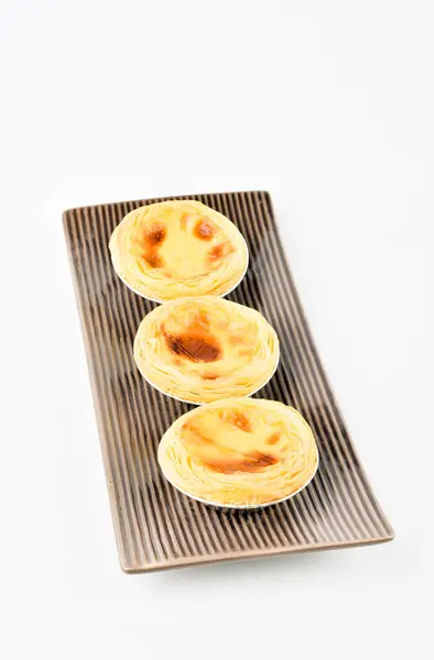 Ägg Tårta Traditionell Portugisisk Dessert Skålen Isolerad Med Vit Bakgrund — Stockfoto