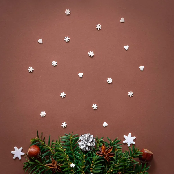 Jul dekorationer på mörkbrun bakgrund — Stockfoto