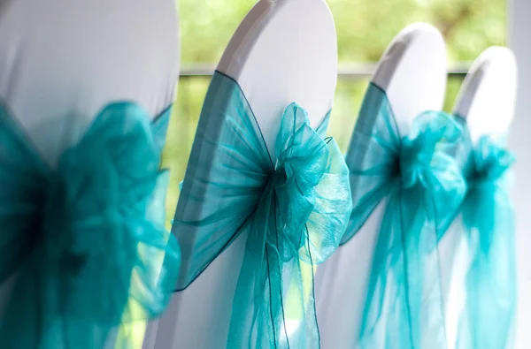 Sillas de boda con lazo — Foto de Stock