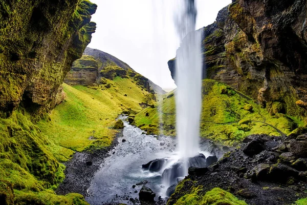 Az Izlandi Kvernufoss-vízesés — Stock Fotó