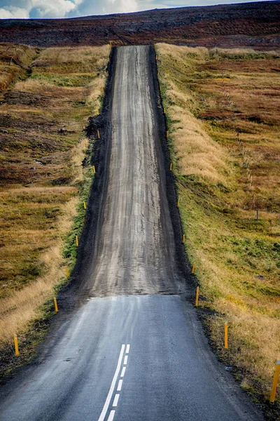 Estrada interminável na Islândia — Fotografia de Stock