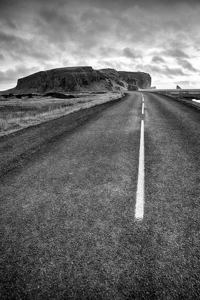 İzlanda'daki dyrholaey için yol — Stok fotoğraf
