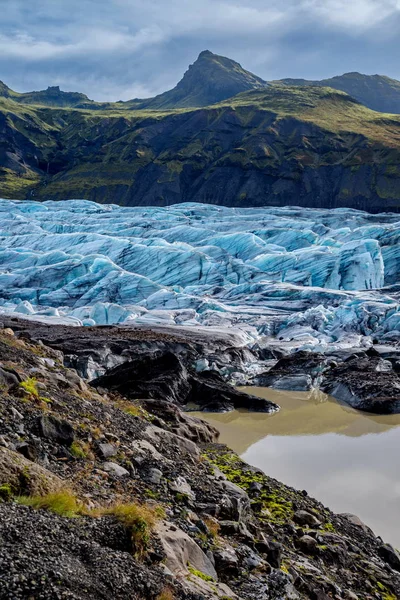 Ледник Svinafellsjokull в Исландии — стоковое фото
