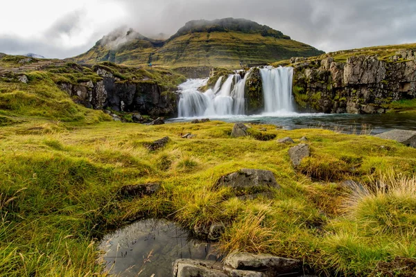 Wodospad Kirkjufellsfoss na Islandii — Zdjęcie stockowe