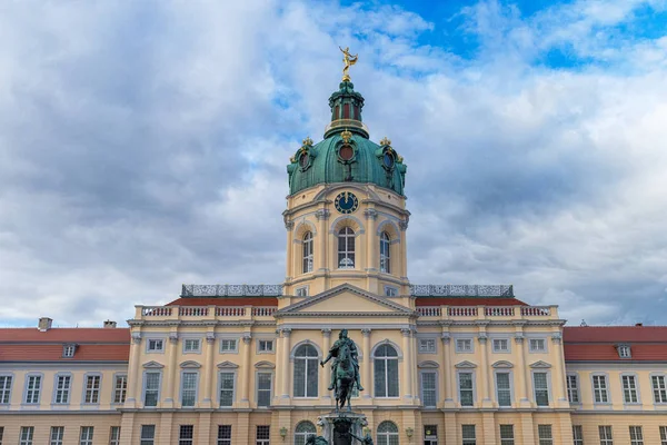 Charlottenburgský hrad v Berlíně, Německo — Stock fotografie