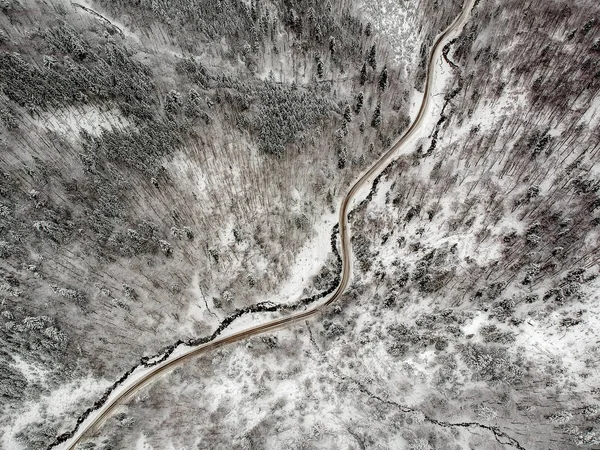 Veduta aerea di una strada in inverno — Foto Stock
