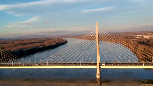 Puente Megyeri en Budapest — Vídeo de stock