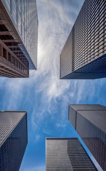 Edificios de oficinas altas —  Fotos de Stock