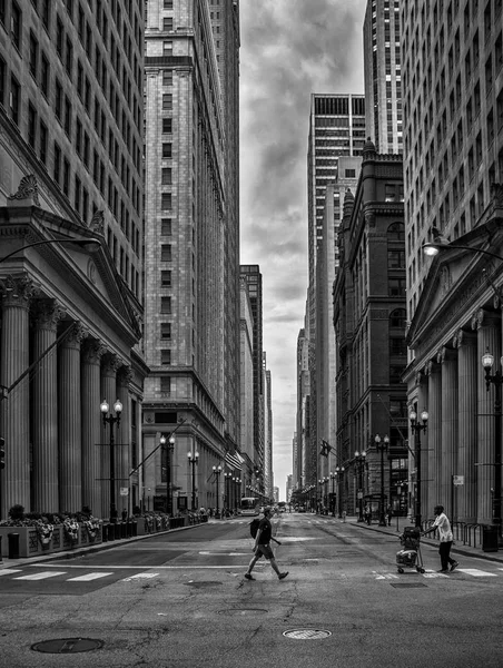 CHICAGO, EE.UU., 10 AGOSTO 2017 La gente camina por las calles de Chi — Foto de Stock