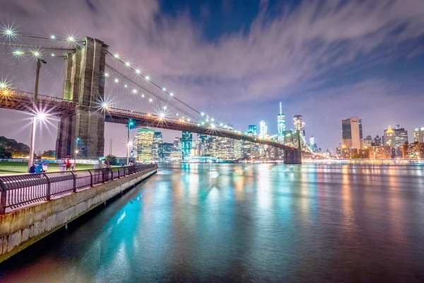 Puente de Brooklyn en la ciudad de Nueva York — Foto de Stock