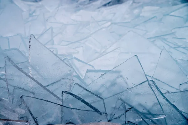 Gebroken ijs op het Balatonmeer in Hongarije, Europa — Stockfoto