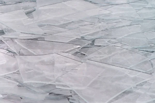 Gebroken ijs op het Balatonmeer in Hongarije, Europa — Stockfoto