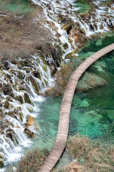 Cascades gelées dans le parc national de Plitvice, Croatie — Photo