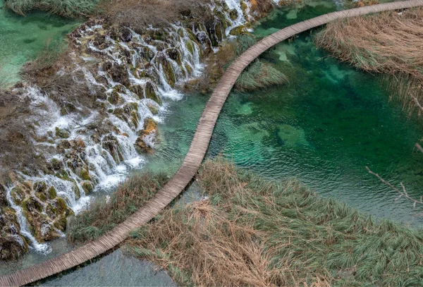 Cascades gelées dans le parc national de Plitvice, Croatie — Photo