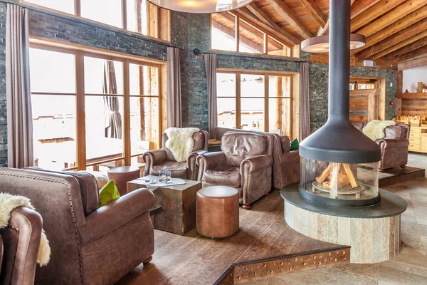 Intérieur d'une cabane de montagne Photos De Stock Libres De Droits