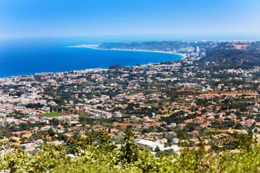 Güneşli bir gün, Rhodes kıyı şeridi