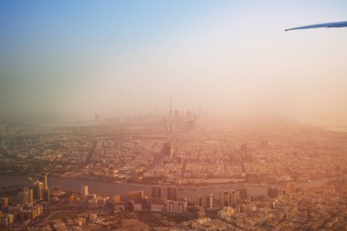 Haze görünümünde Dubai