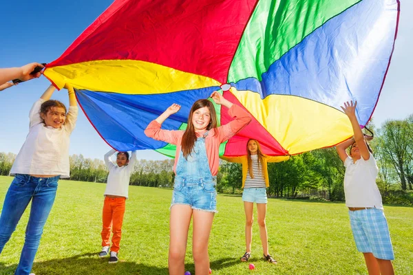 Grupo de niños felices — Foto de Stock