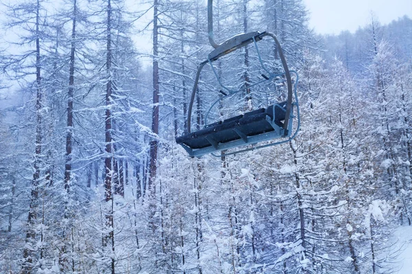 Lege cabine van stoeltjeslift — Stockfoto