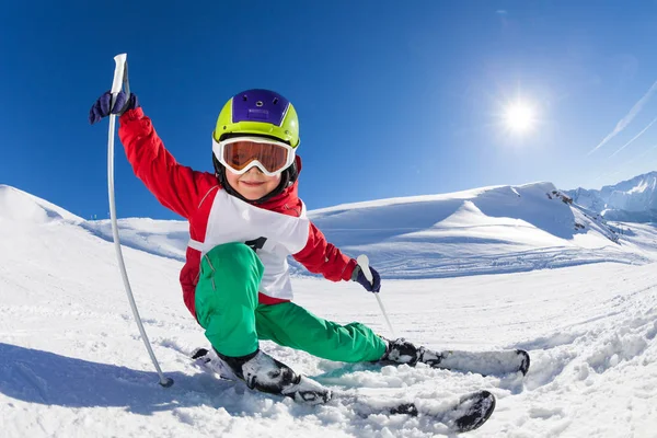 Kleiner Skifahrer-Junge — Stockfoto