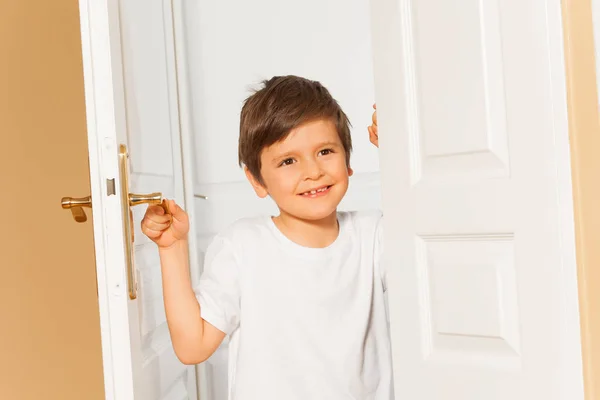 Kaukasischer Junge — Stockfoto