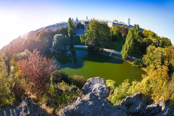 Rybie Oko Widokiem Panoramę Paryża Parku Buttes Chaumont Xix Dzielnicy — Zdjęcie stockowe